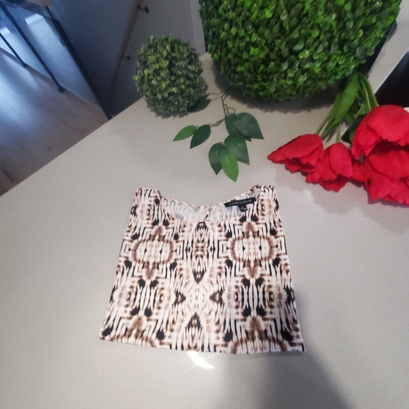 NWOT AUDREY & CELINE Jolie blouse estivale à manches courtes, motifs originaux - Picture 7 of 7